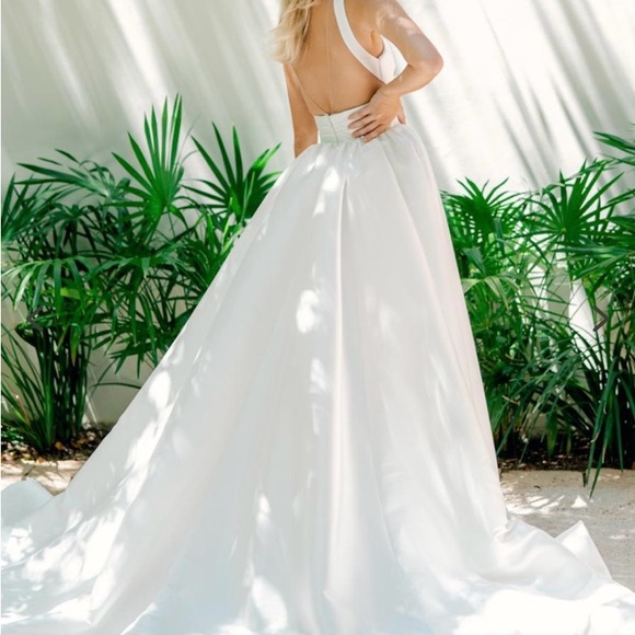 Wtoo by Watters ‘Melora’ wedding gown - Picture 3 of 7